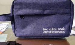 Custom pouch sudah dengan sablon atau bordir bahan toscano
