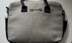 Tas laptop custom plus emboss logo min 2lusin