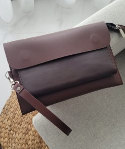 Clutch pria custom kulit sintetis untuk promosi plus embos logo